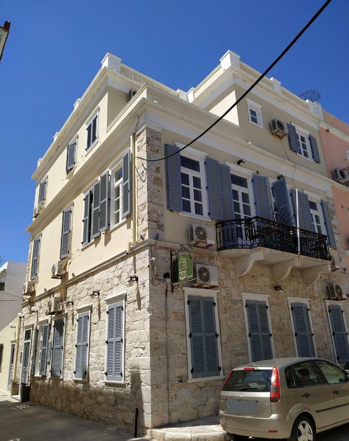Fiera Guesthouse Ermoupoli Dış mekan fotoğraf